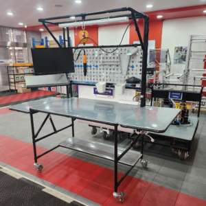 Bàn thao tác bằng ống thép bọc nhựa