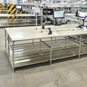 Bàn làm việc bằng ống thép định hình