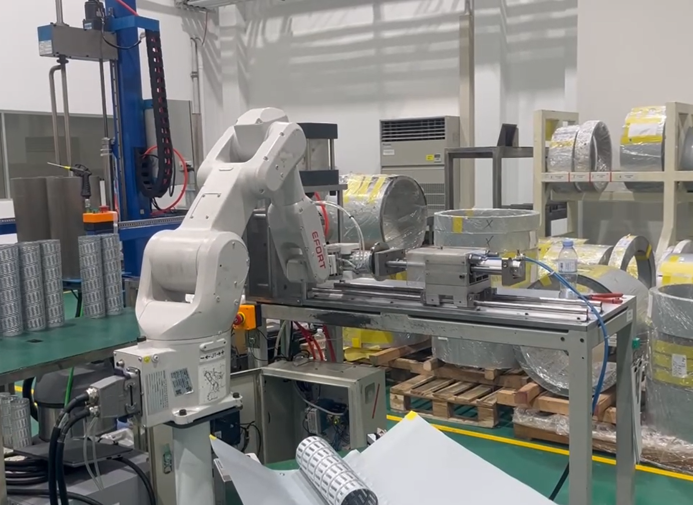 Robot trong gia công cơ khí